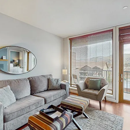 Chelan Resort Suites - Lakeside Serenity #309